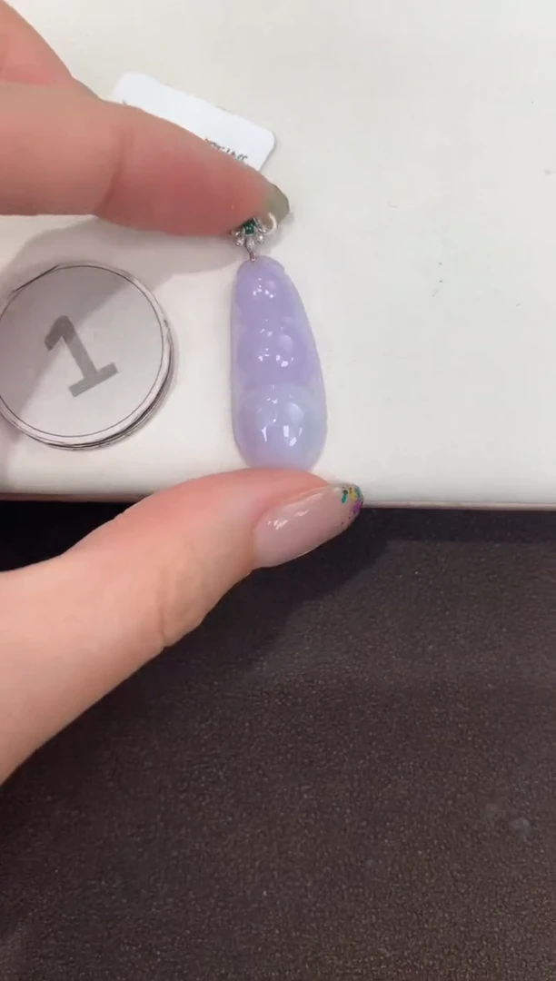 颈饰18K金镶嵌翡翠 天然缅甸a货翡翠