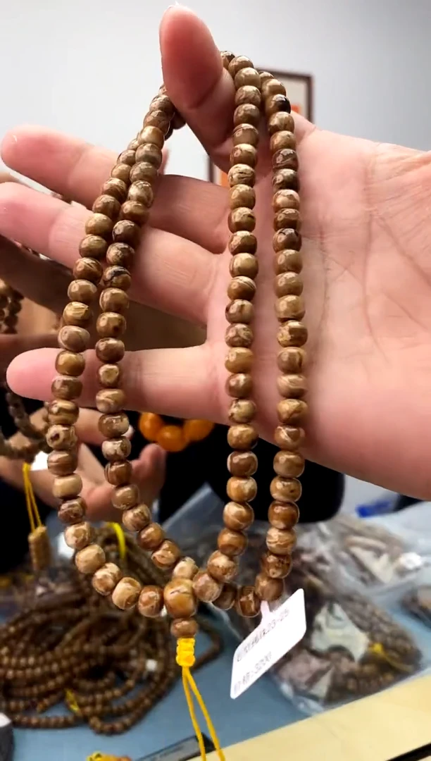 【闪购商品】琥珀珠宝奇石未镶嵌假一罚十，发一件