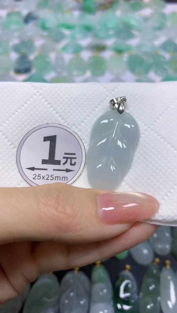 翡翠未镶嵌颈饰天然翡翠A货