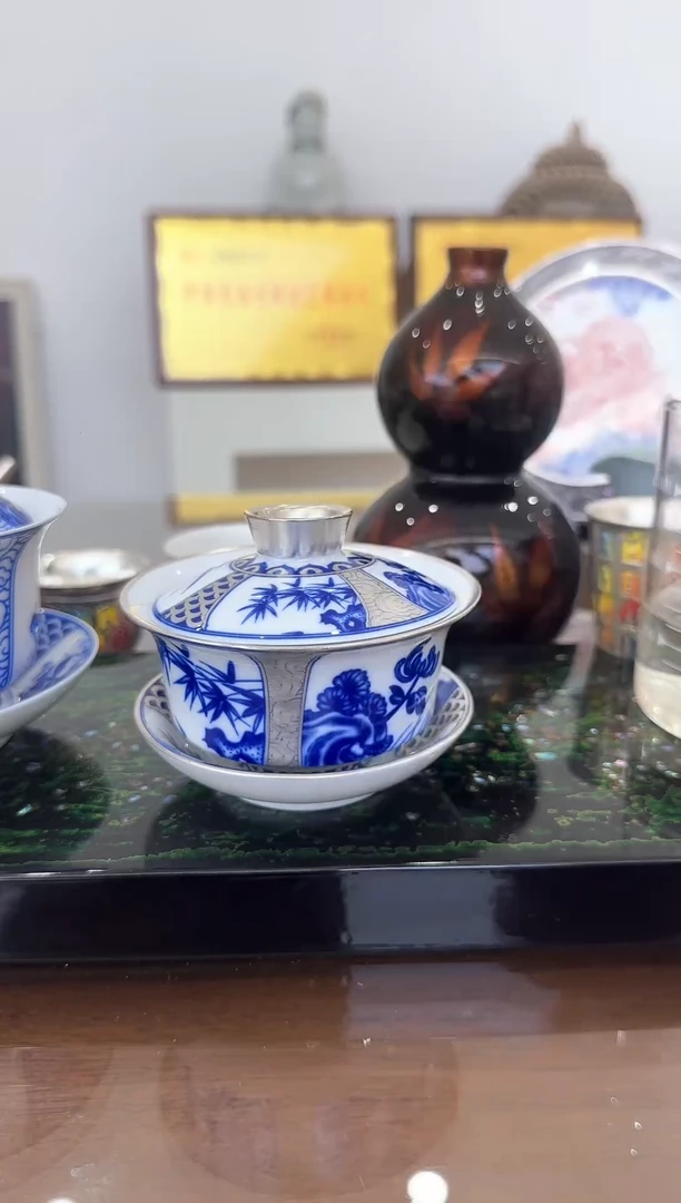 何赋森甄选——青花四君子三才盖碗