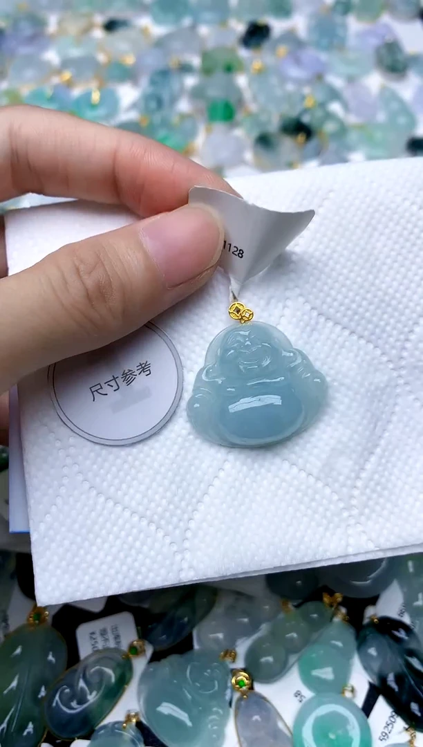 颈饰18K金镶嵌翡翠天然A货翡翠