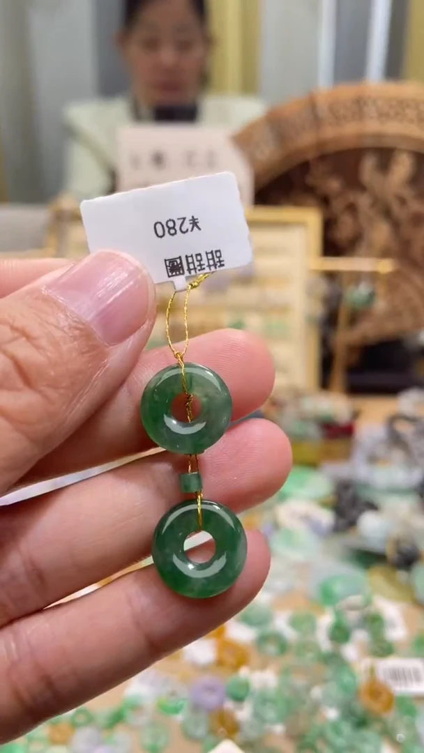 颈饰未镶嵌翡翠甜甜圈一对