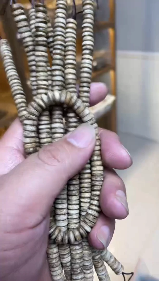 【闪购商品】沉香手串菩萨棋圆珠单圈虫漏0.8+多样性发其一