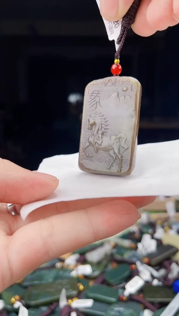 颈饰未镶嵌和田玉1