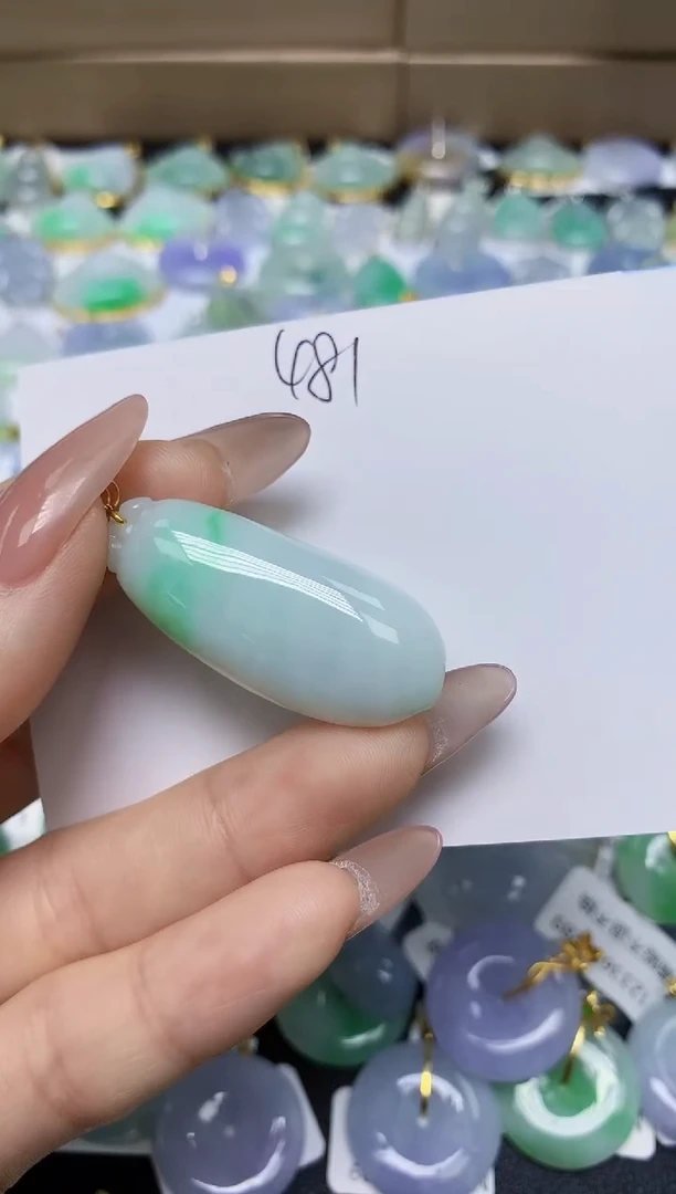翡翠未镶嵌颈饰天然翡翠A货