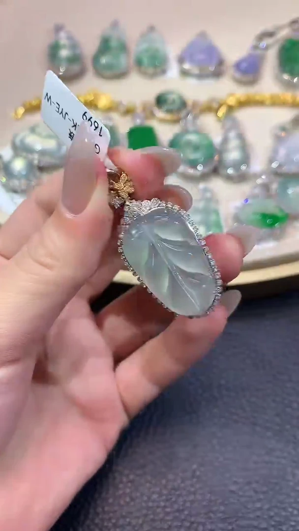 翡翠18K金镶嵌吊坠(不含链)C51
