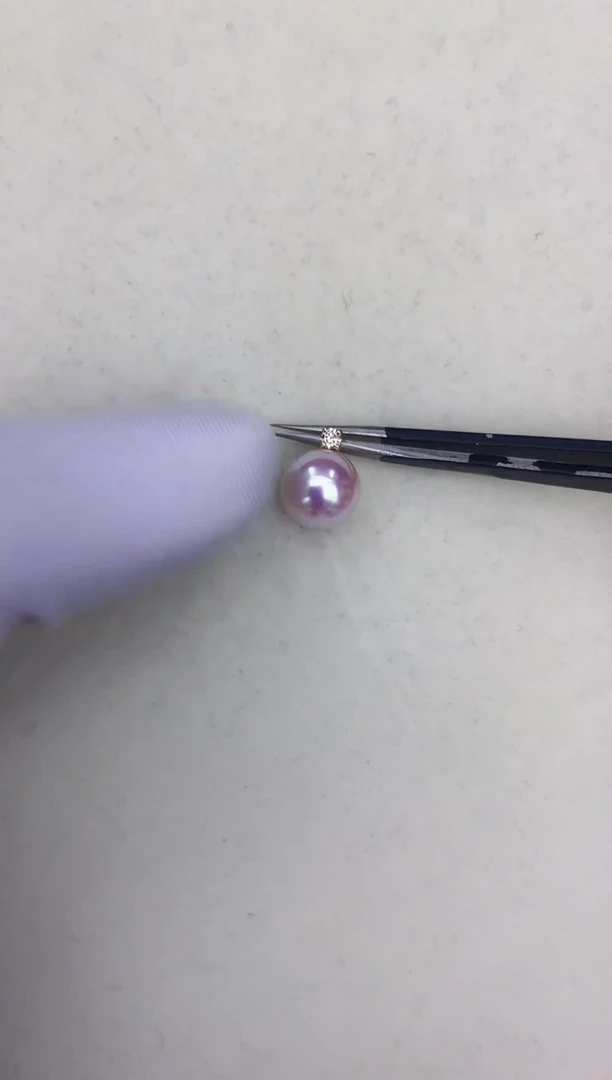 18K金镶嵌DA海水珍珠 GD164 9-9.5 五分钻王妃吊坠