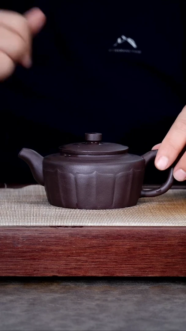 茶壶紫砂紫莲花周盘壶@@CH03960