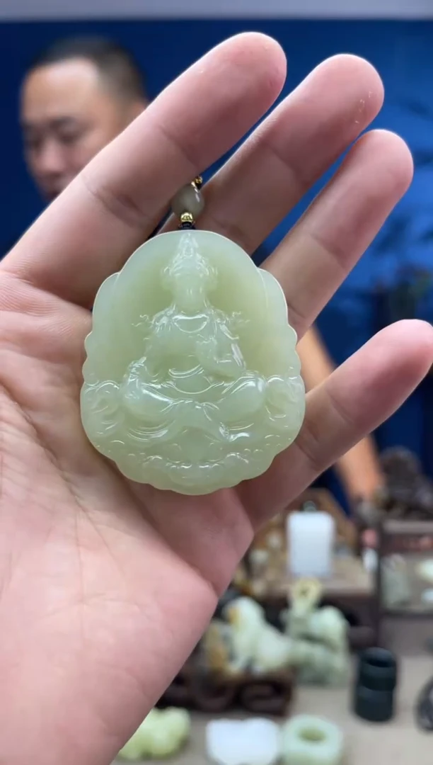 和田玉未镶嵌颈饰1