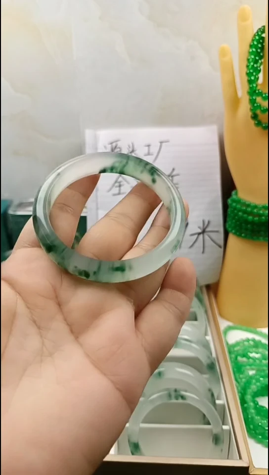 手镯玛瑙/玉髓未镶嵌手镯