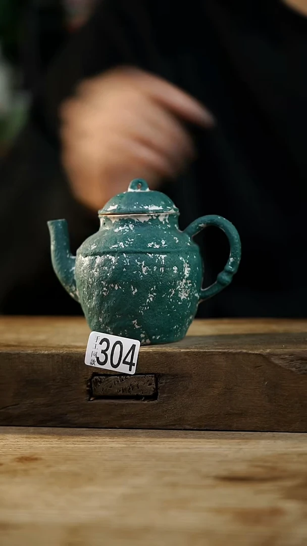瓷片瓷片设计师手作！！！知名设计师系列！！！！松石绿茶壶