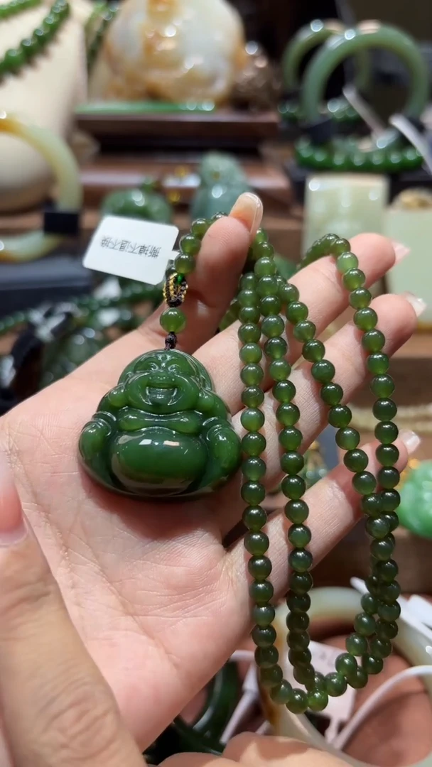 颈饰未镶嵌和田玉（碧玉）1