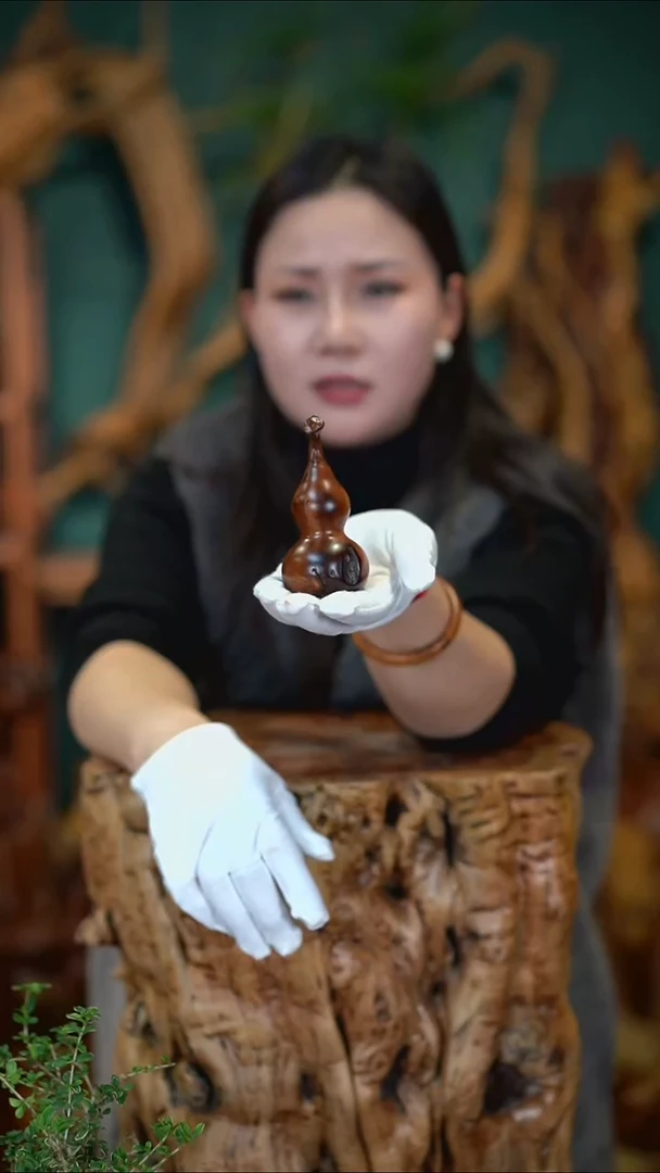 枣木上**水雷击枣木雷晶葫芦