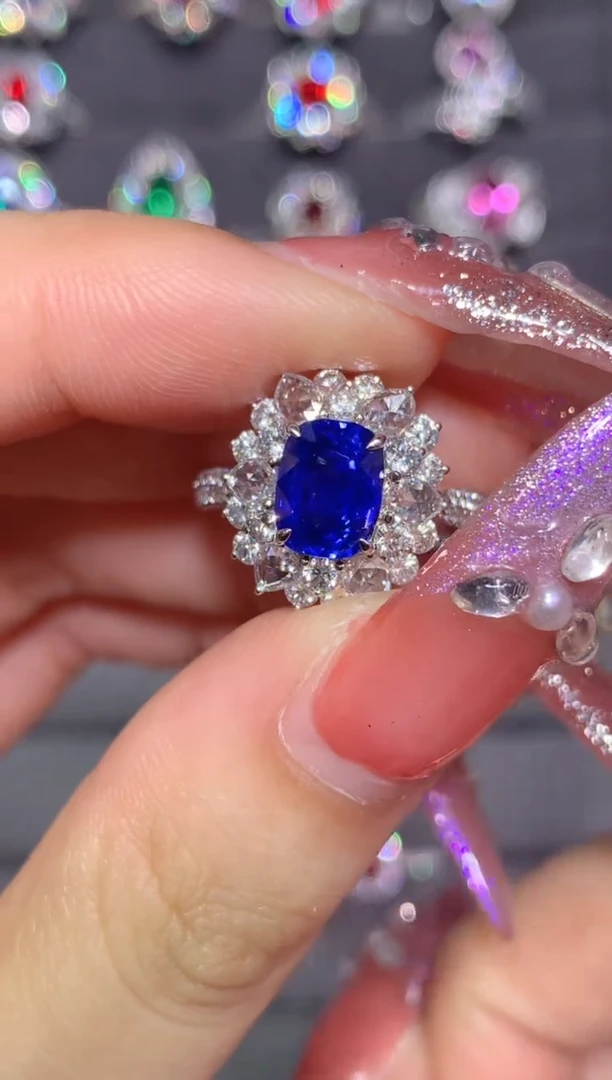 戒指蓝宝石18K金镶嵌2.13CT