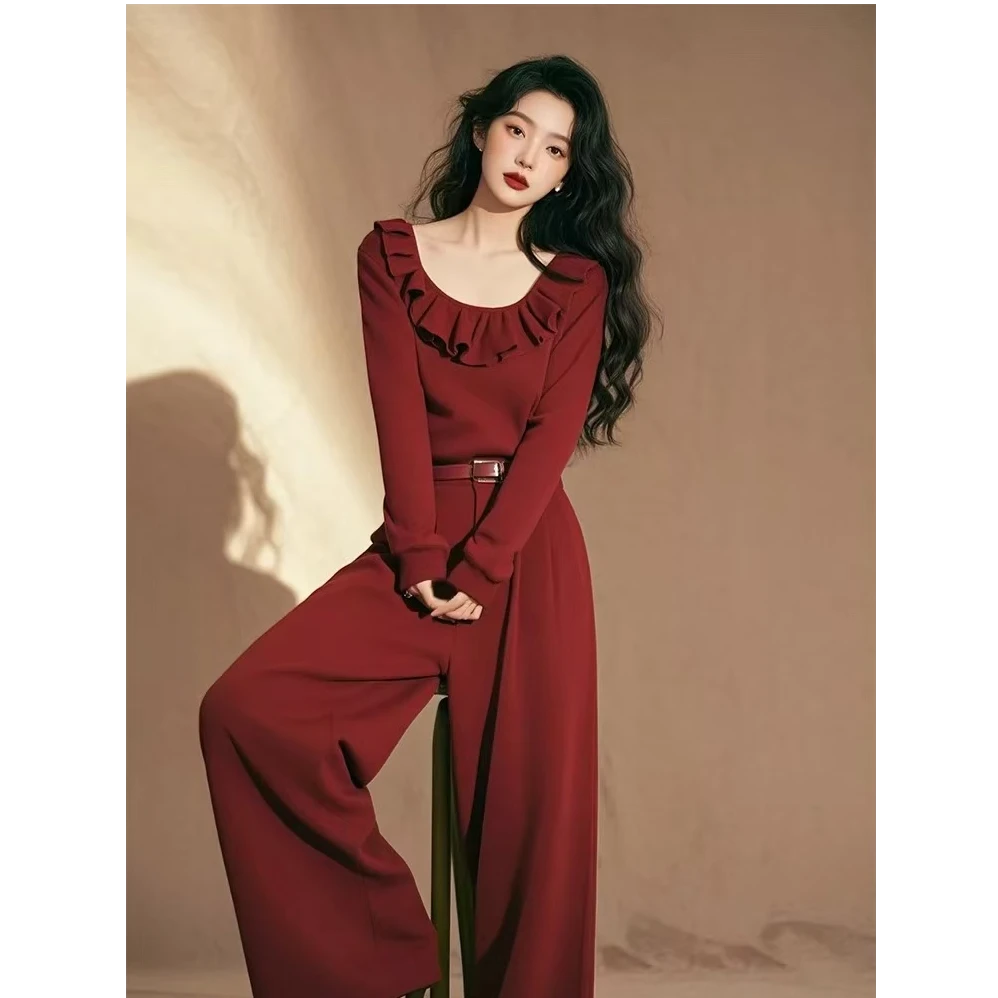 超好看独特漂亮套装酒红色荷叶领长袖卫衣长裤大方得体穿搭两件套