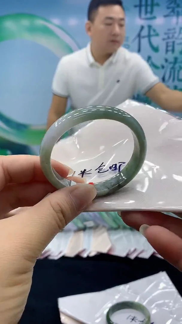 【闪购商品】翡翠手镯未镶嵌2天然翡翠手镯