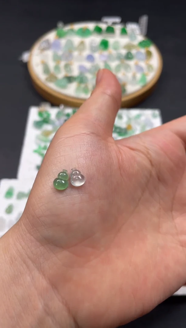 吊坠(不含链)18K金镶嵌翡翠2个JK453