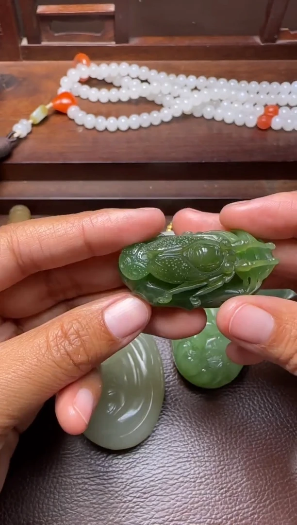 未镶嵌和田玉挂件和田玉挂件