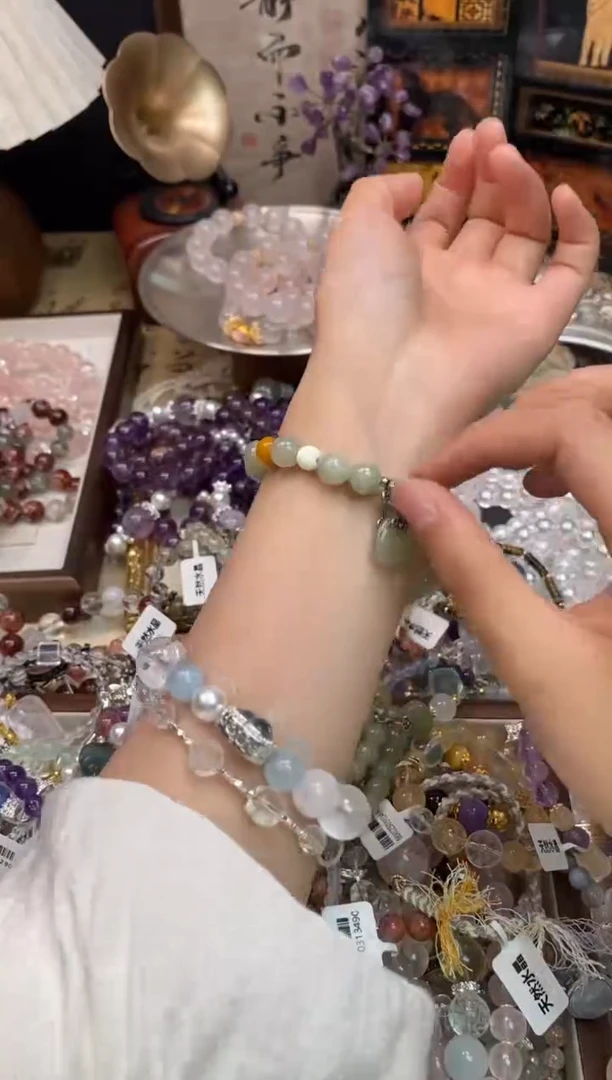 手饰和田玉未镶嵌380