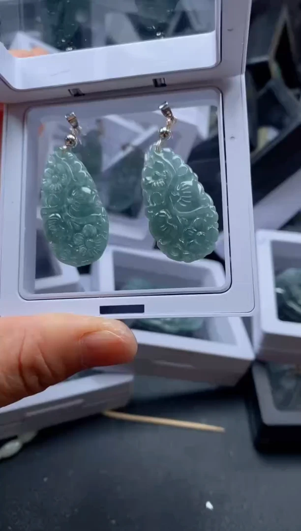 翡翠未镶嵌吊坠(不含链)1564