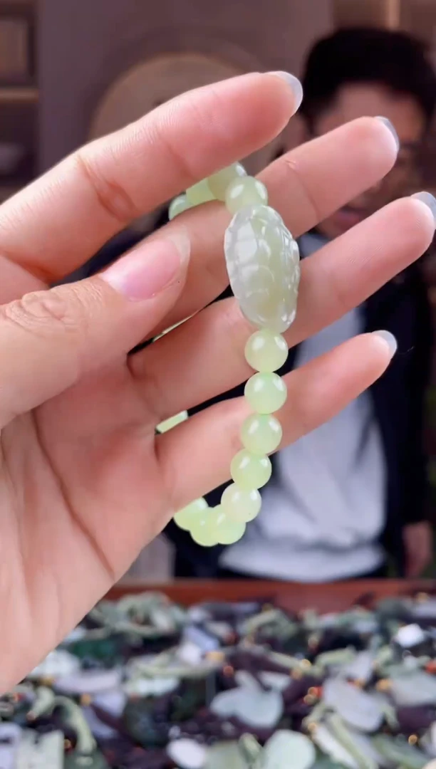 未镶嵌和田玉挂件拍一发一，多样性发货