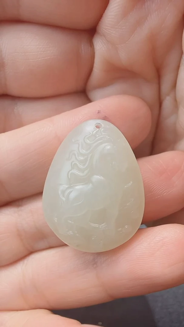 和田玉未镶嵌吊坠(不含链)140马 微瑕