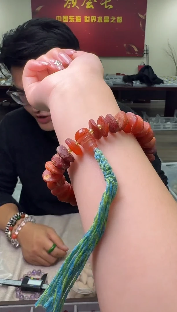 【闪购商品】蜜蜡手链未镶嵌多样性发一件 294