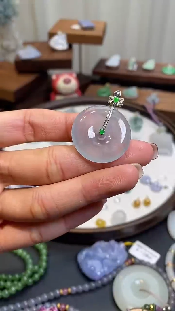 【闪购商品】翡翠颈饰18K金镶嵌平安扣