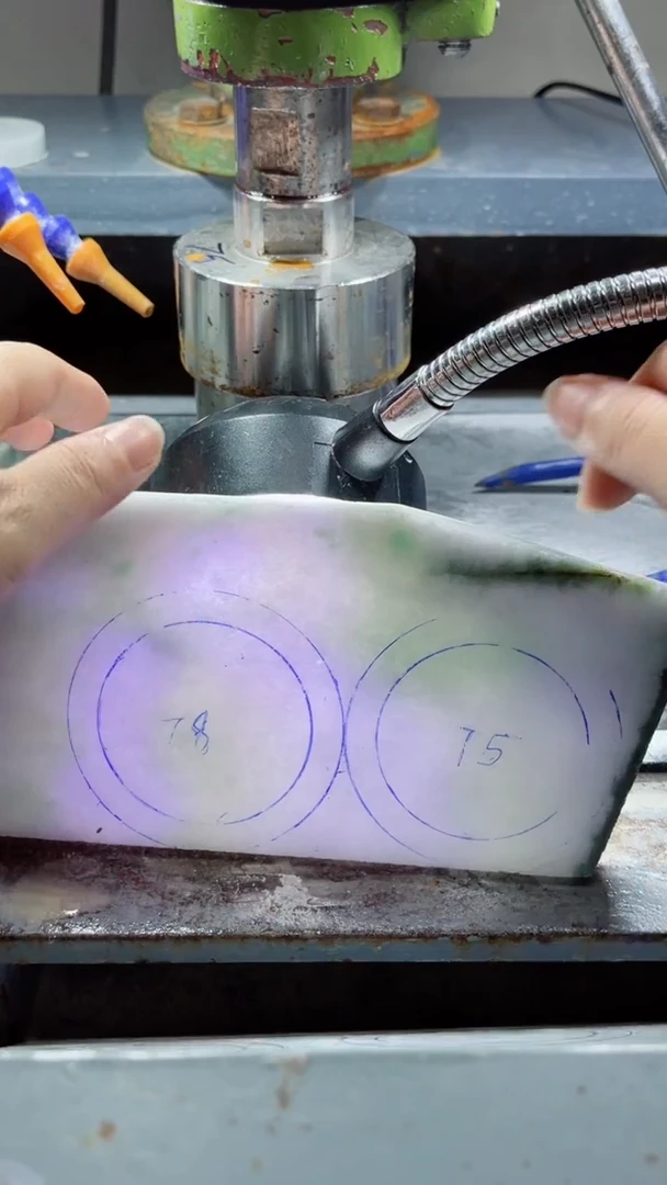 定制翡翠手镯未镶嵌翡翠手镯定制