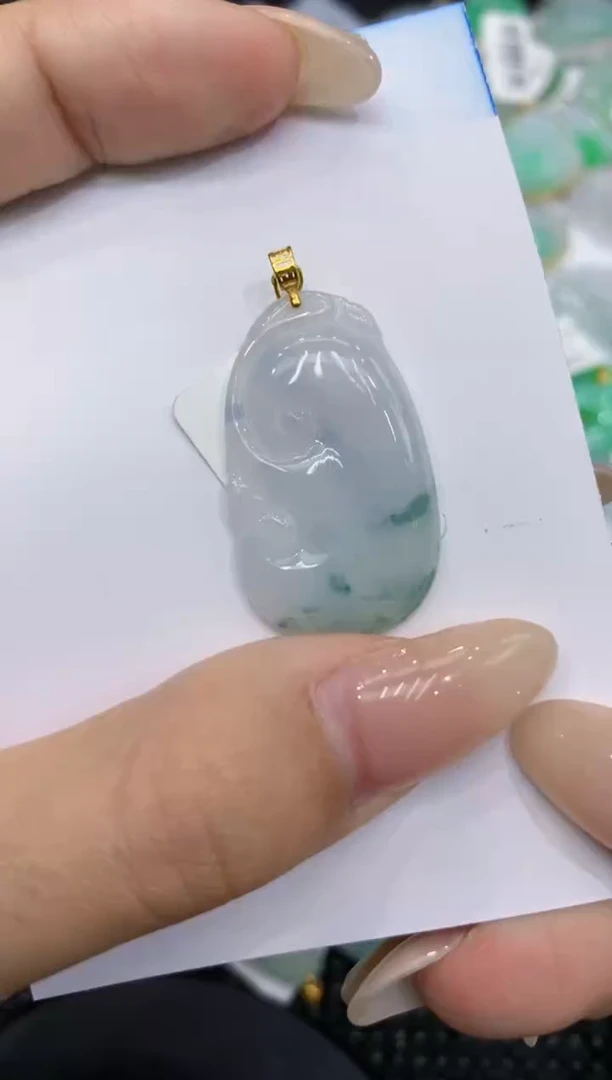 翡翠18K金镶嵌颈饰111111111111