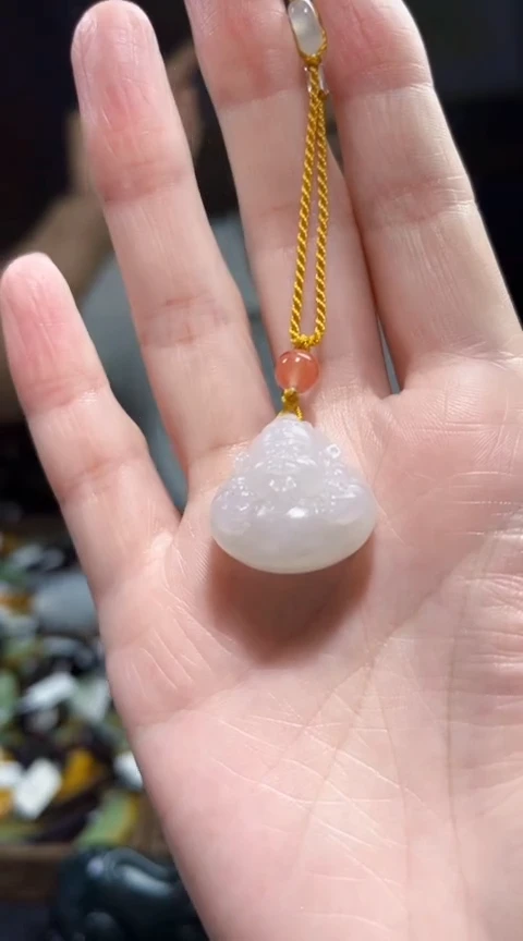 和田玉未镶嵌颈饰·