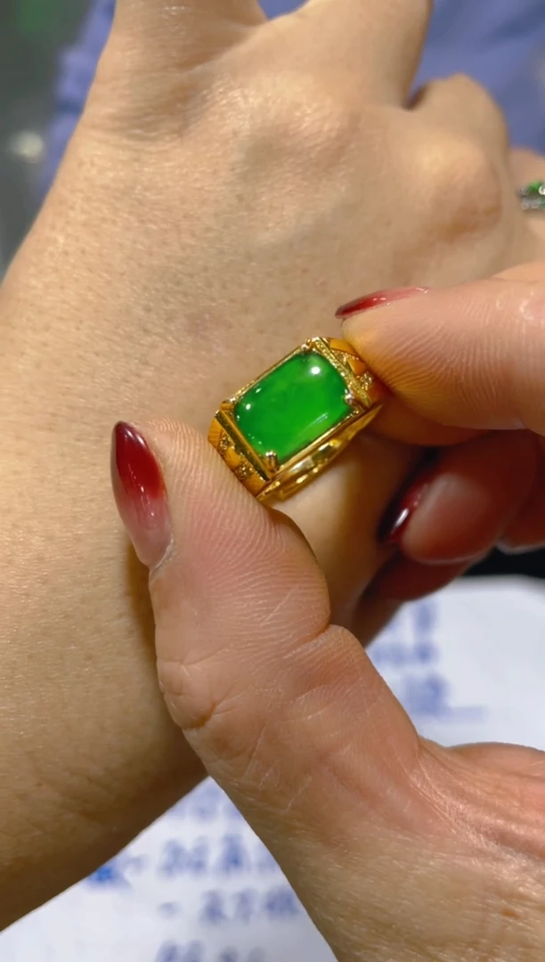 【闪购商品】翡翠耳饰未镶嵌天然A货翡翠（多样性发货拍一件发件）