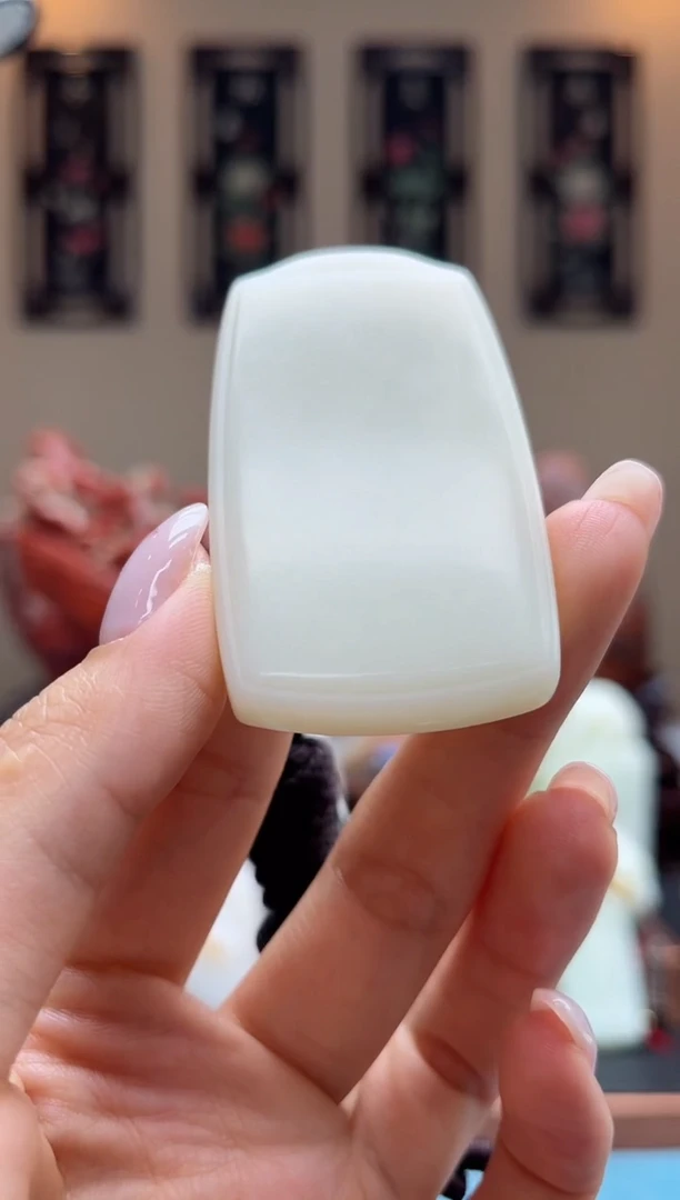 和田玉未镶嵌颈饰111qml