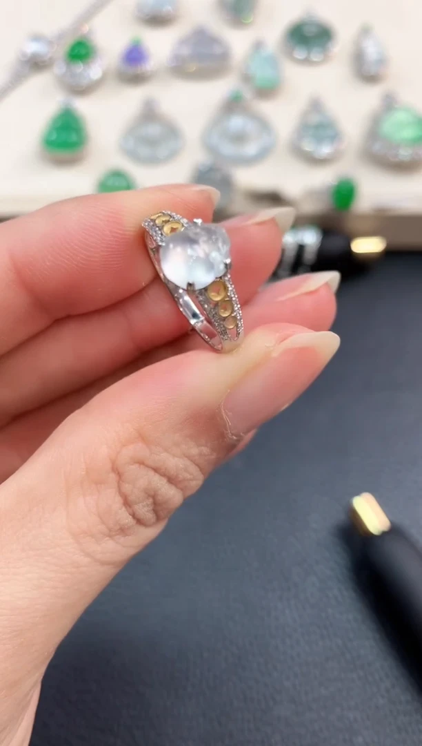 【闪购商品】翡翠戒指18K金镶嵌b15