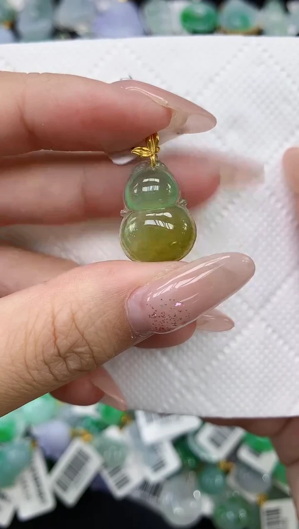 颈饰18K金镶嵌翡翠1111111111