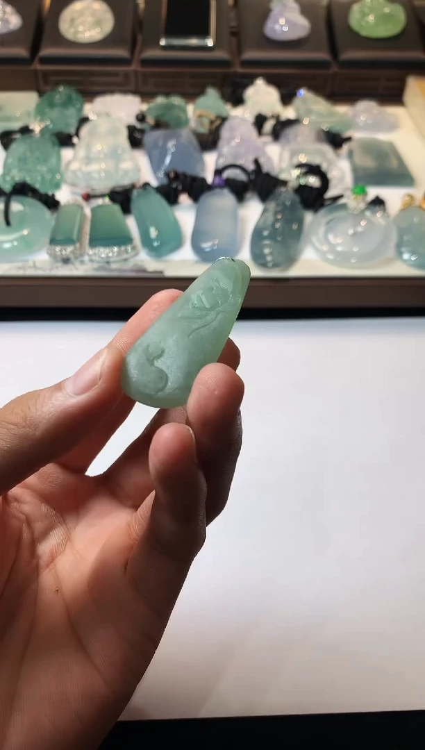 未镶嵌定制翡翠忠**士  S毛货不退不换
