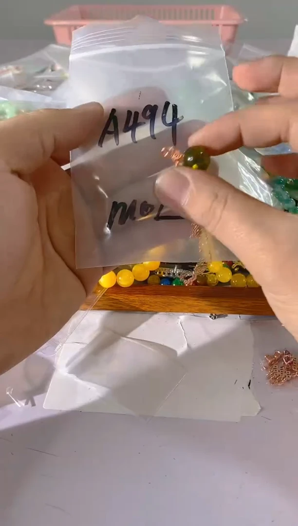 【闪购商品】水晶颈饰银S925镶嵌494红宝，蓝宝，多样性发一件赠链