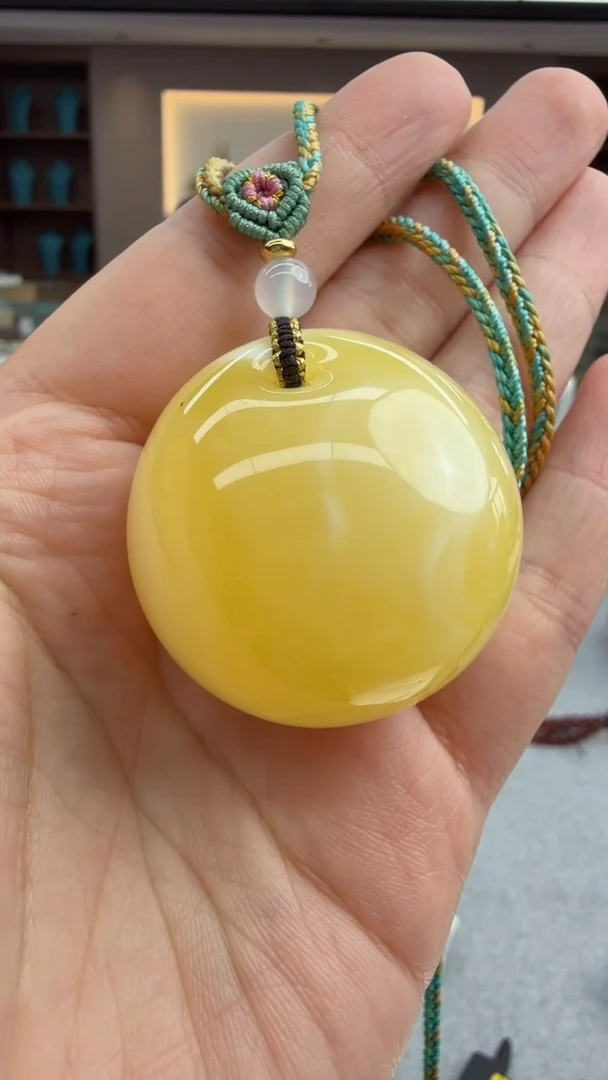 琥珀颈饰未镶嵌421秒拍号 假一罚三