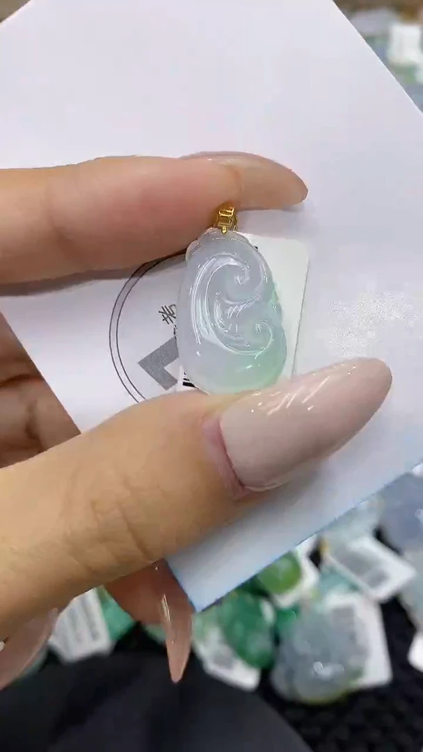 颈饰18K金镶嵌翡翠111111111111