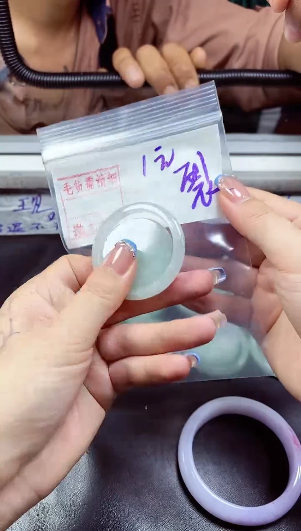 定制翡翠未镶嵌天然缅甸翡翠毛A货 货需精细抛光多样性发货