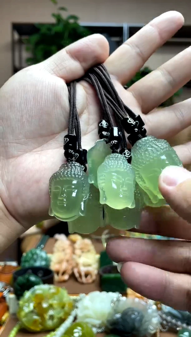 未镶嵌岫玉吊坠多样性发货发其中之一
