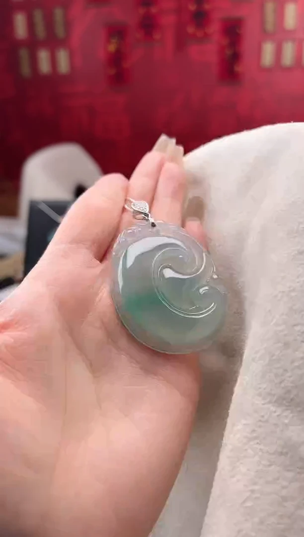 【闪购商品】翡翠颈饰18K金镶嵌吊坠