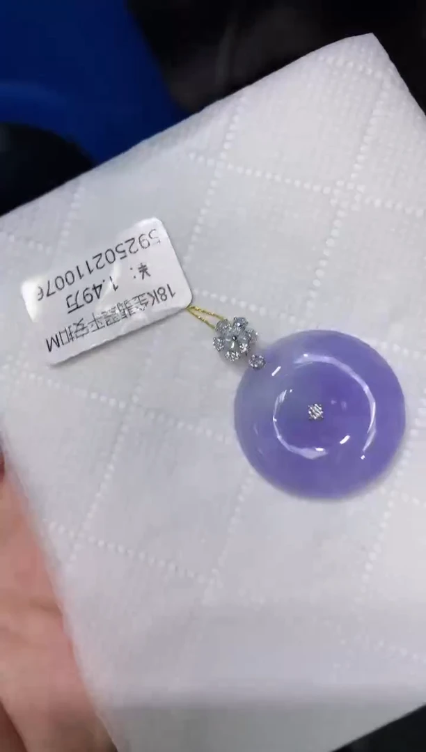 翡翠18K金镶嵌颈饰1111111111