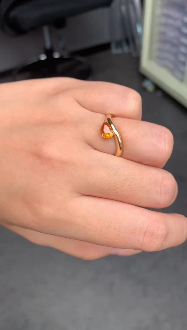 【闪购商品】石榴石（芬达石）戒指18K金镶嵌1.17ct芬达