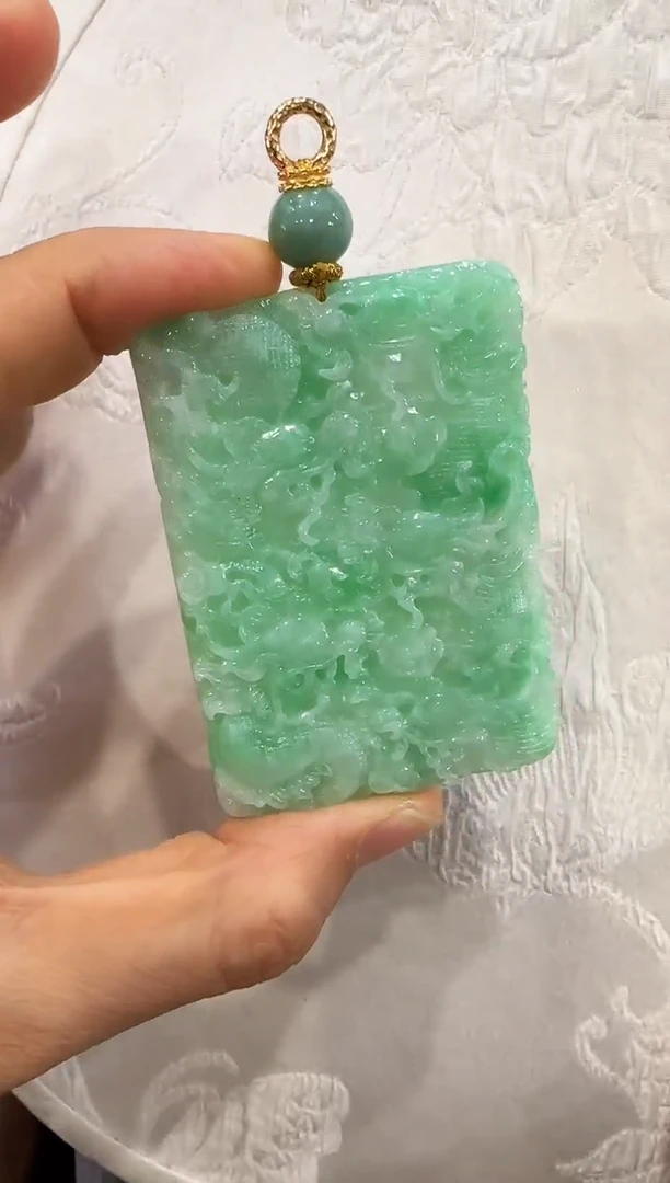 翡翠未镶嵌颈饰国风