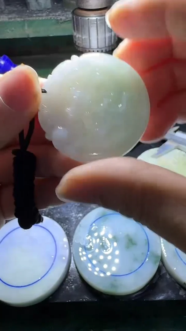 颈饰未镶嵌翡翠稳***福挂件