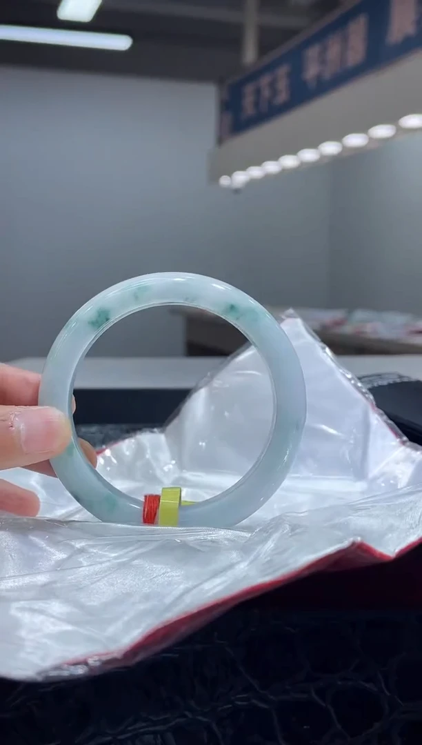 未镶嵌手镯翡翠3
