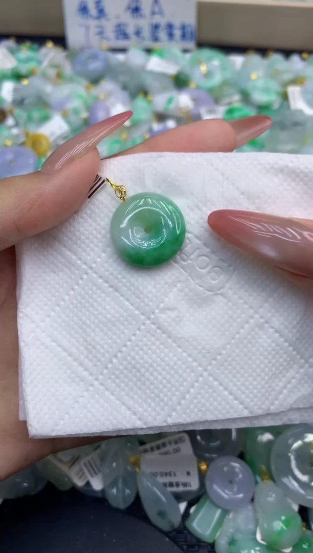 颈饰18K金镶嵌翡翠天然缅甸A货翡翠