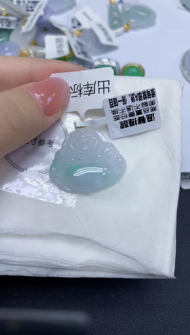 颈饰18K金镶嵌翡翠天然缅甸翡翠A货多样性发一件