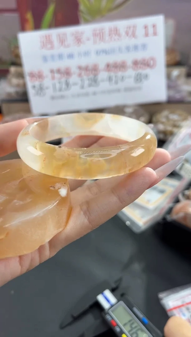 未镶嵌手镯石英质玉60
